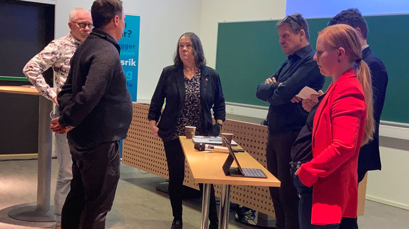 Forberedelse til debatt på Campus Nesna. Foto: Jenny Myklebust