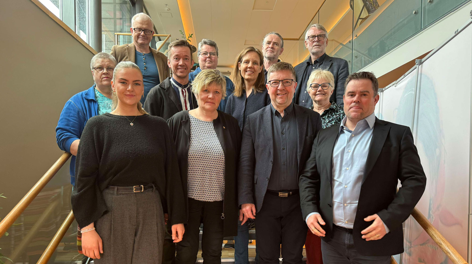 Bak fra venstre: Tore Christiansen, Kristine Sandmæl, Trond Gustavson, Svein Malmbekk. Rad to fra venstre: Eli Augestad Vikdal, Magnus Sivertsen Sørvig, Karianne Aslaug Egeberg Gullfjell, Helga Kjellevold. Foran fra venstre: Regine Vetleseter Strangstad, Irene Sandnes, biskop Svein Valle og stiftsdirektør Ole Christian Erikstad. Inga-Lill Sundset, vara for Kurt Solstrøm, var ikke tilstede da bildet ble tatt.