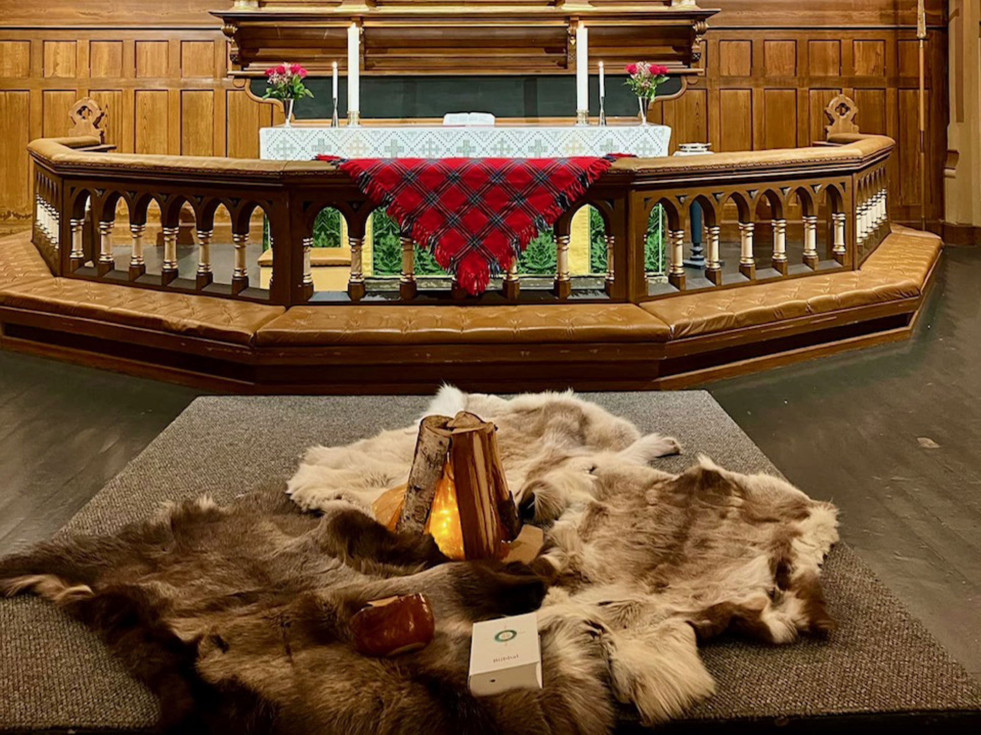 Fra markering av samenes nasjonaldag 6. februar i Vågan kirke/ Lofotkatedralen. Foto: Marita Pettersen og Trine Nordvik