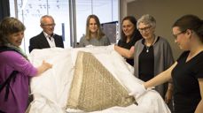 Bispekåpen overleveres til Petter Dass-museet 16. juni 2017 Foto: Therese Jægtvik