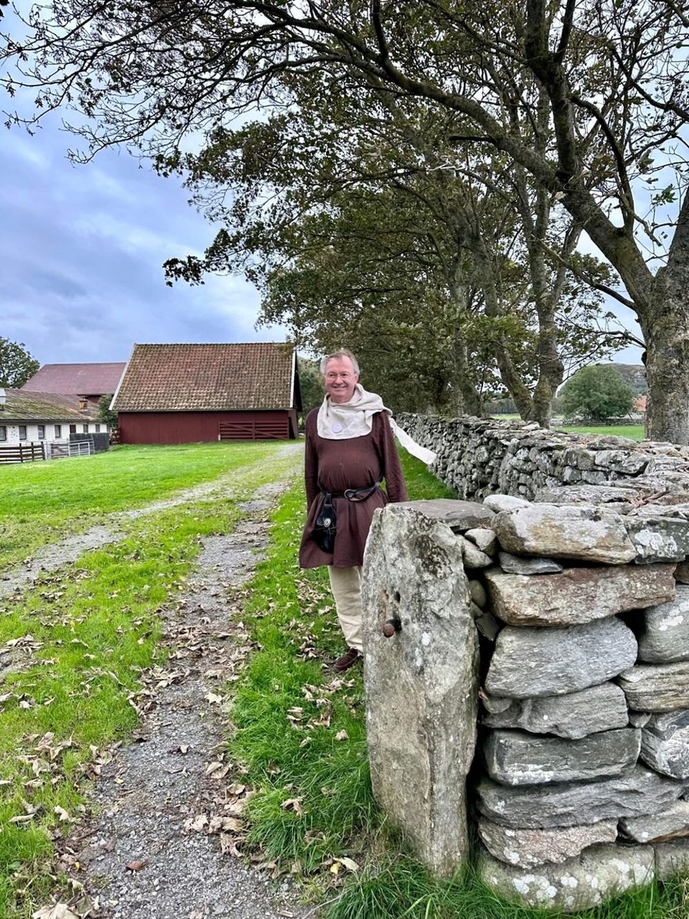 Ansatt på klosteret tok godt imot følget.