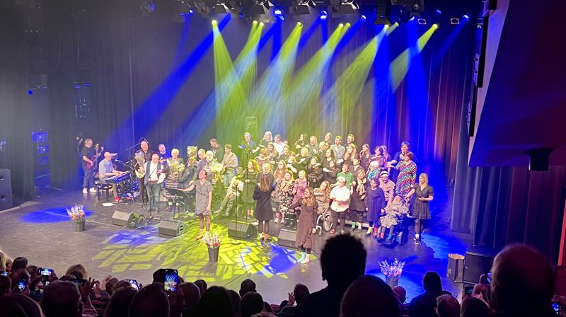 HEL-kor Karmøy sang også i Festiviteten på fjorårets Rockesokk-markering.