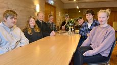 F.v.: Anders Gunderstad Viland, Silje Lyse, Adrian Ådlandsvik, Eirik Førland Bjørnå, Rude Rott, Sindre Vaaland, Even Andreas Kuvåssæter, Emilie Glenne Knudsen.