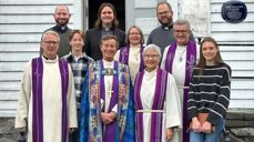Alle prestane i Ryfylke var med på avskjedsgudstenesta for prost Sigrid Sigmundstad (til høgre for biskopen). Foto: Ivar Barane