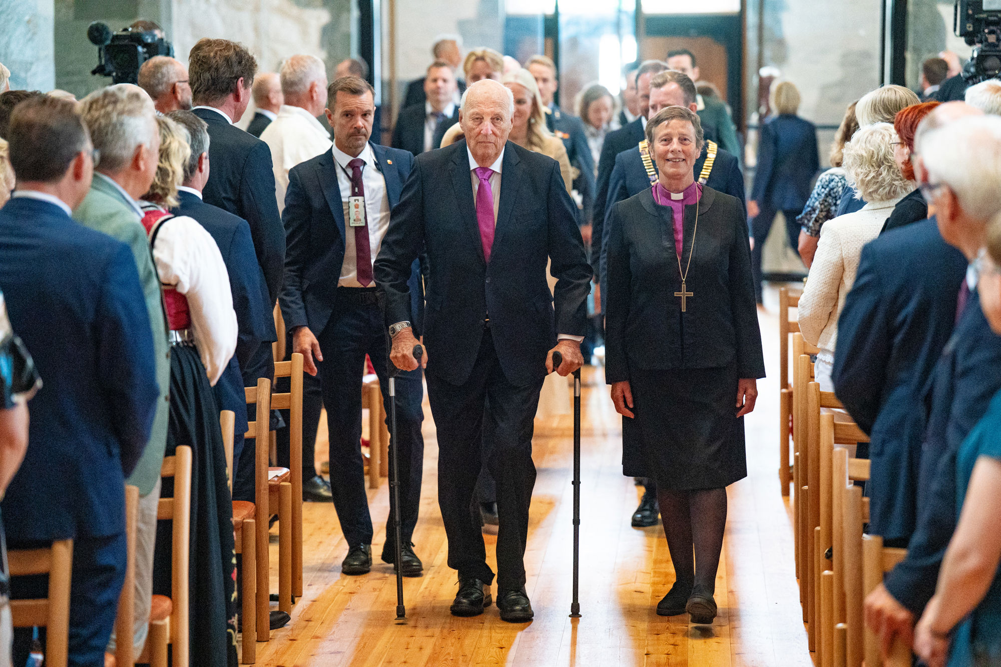 Kong Harald og biskop Anne Lise