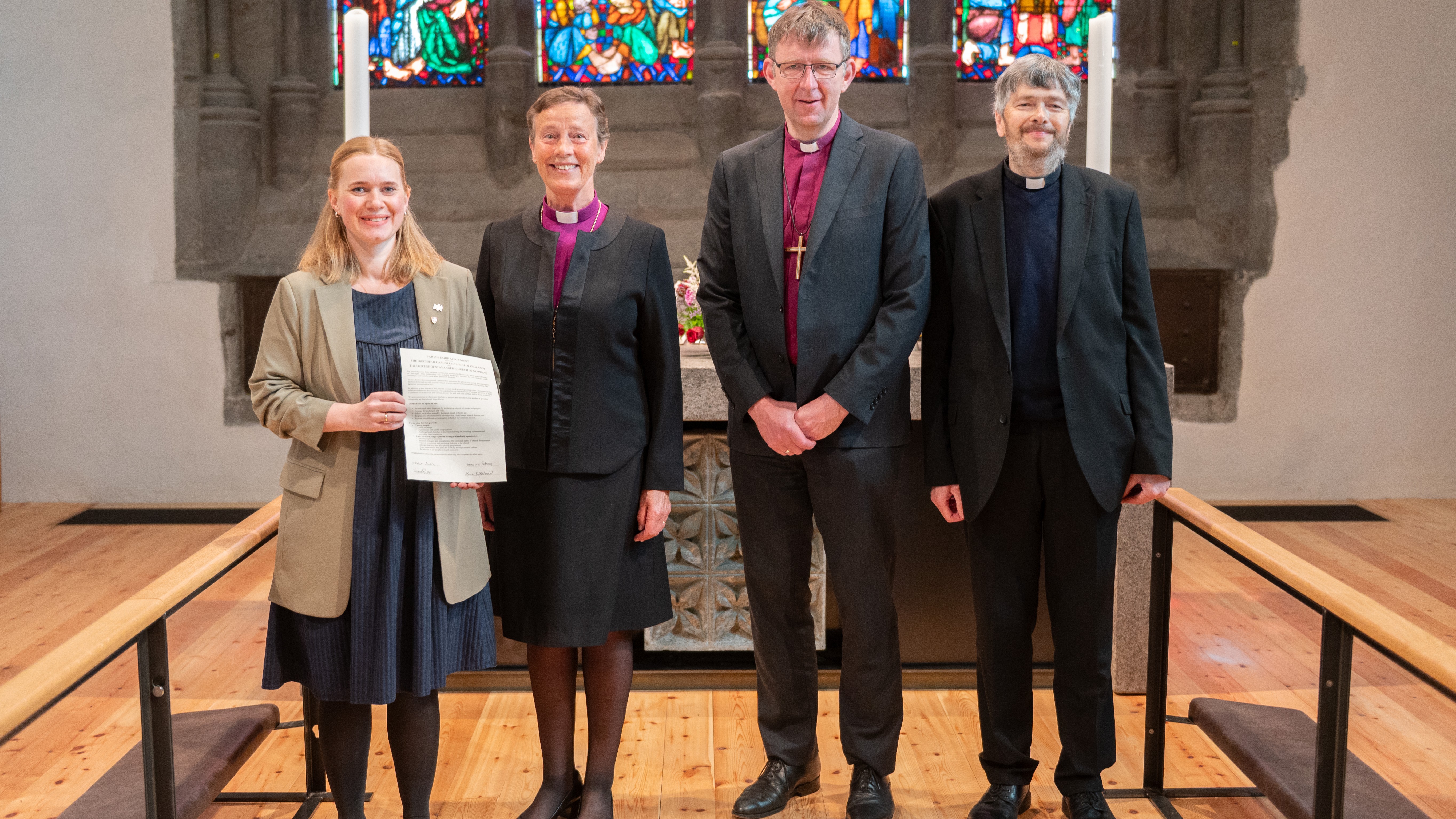 Fra venstre: bispedømmerådsleder Helene Breivik Hellerdal, biskop Anne Lise Ådnøy, biskop Rob Saner-Haigh og prost Vernon Ross. Foto: Ivar Barane