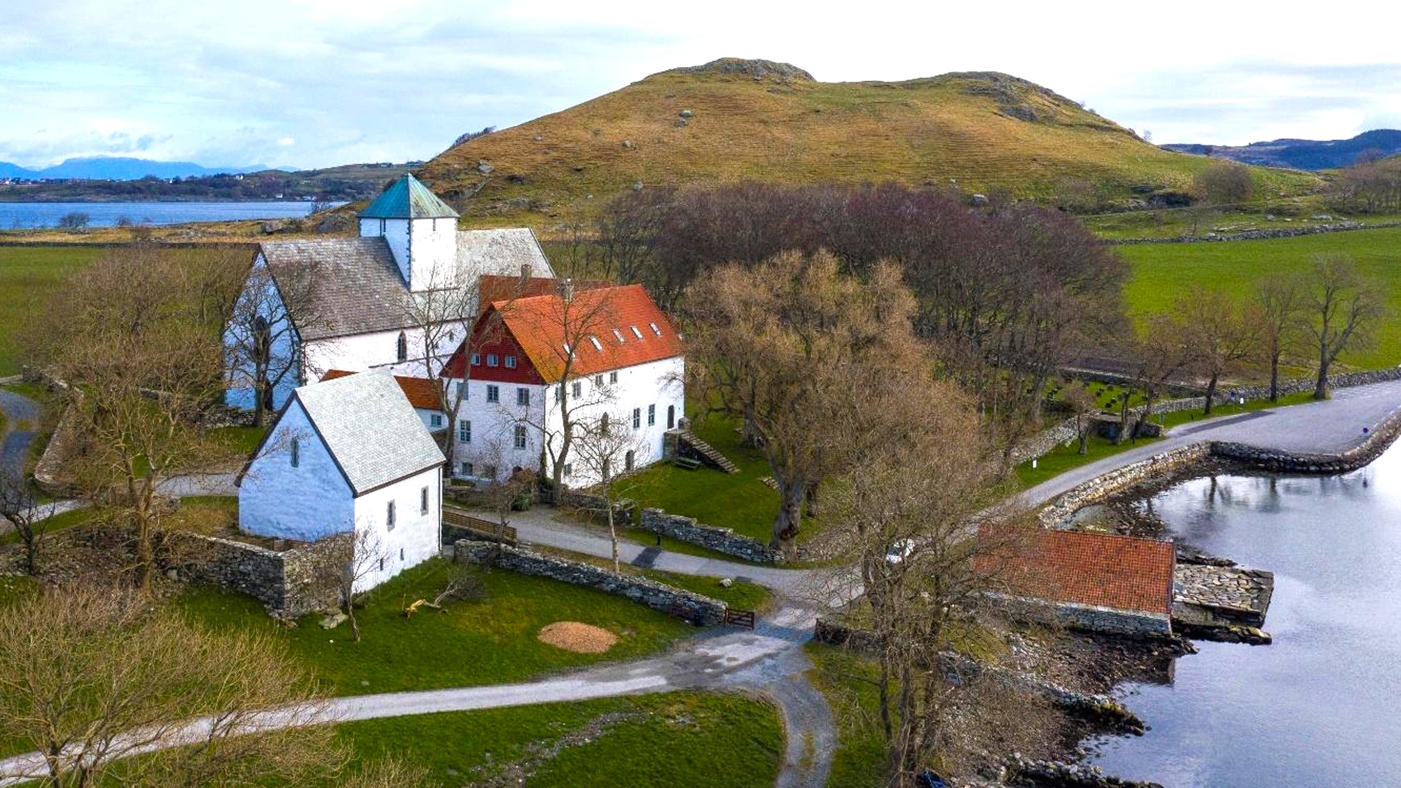 Utstein kloster på Mosterøy i Rogaland er Norges eneste bevarte middelalderkloster.