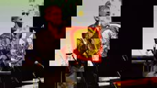 Johan Reftel er mannen bak Con Dios-bøkene, og er en populær bibelformidler. Foto: reftel.se