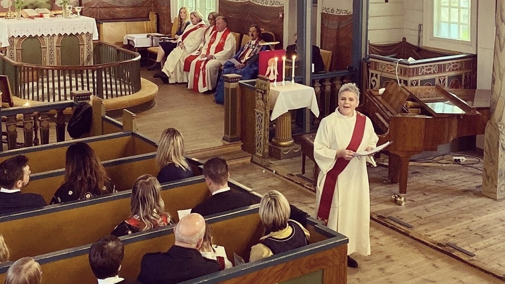 Christiane Krahner holdt prekenen da hun ble vigslet til kateket av biskop Anne Lise Ådnøy 24. november.