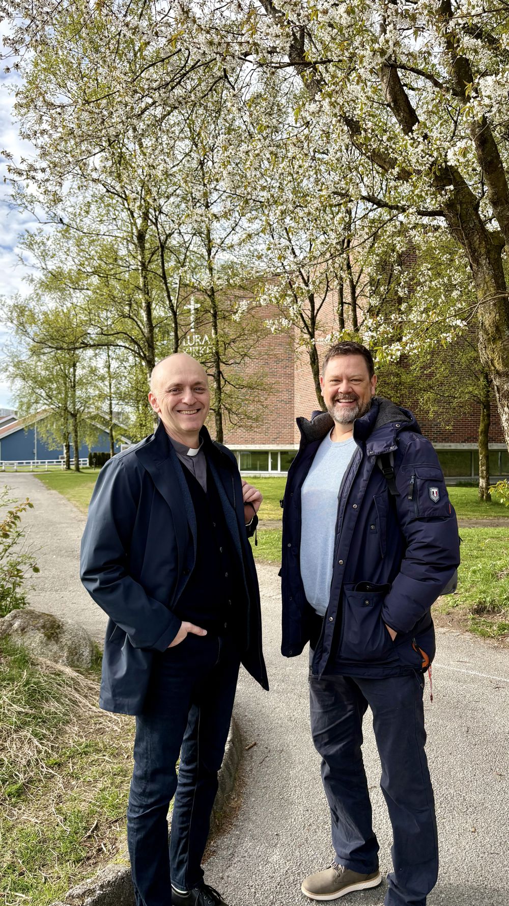 Konstituert biskop Rune Steensnæs Engedal og rådgiver Bjarte Øen klar for visitas.