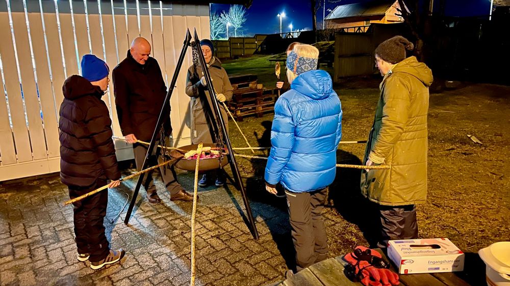 Speidergruppa Spesialistene hadde pinnebrød på menyen.