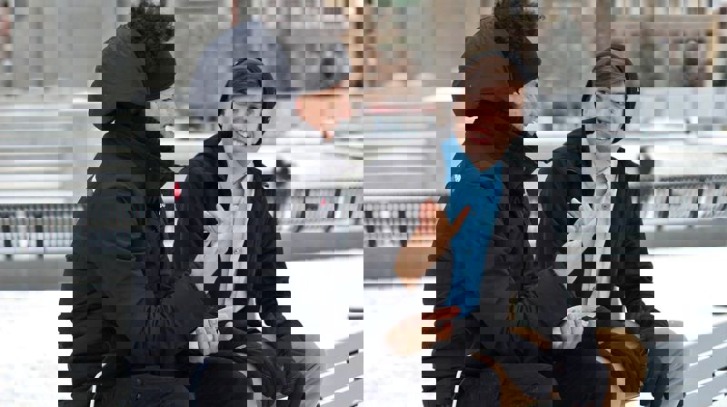 Er du utadvent og en god samtalepartner? Relasjonsbygging er en viktig del av arbeidet for studentpresten. Foto: Pixabay