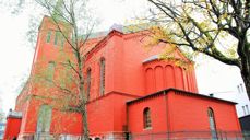 – St. Petri er en varm og romslig kirke, vakkert restaurert, skriver Marie Rein Bore.