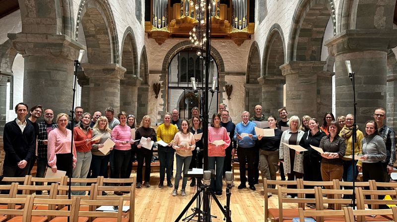 Fornøyde musikere under opptaket av salmen i Stavanger domkirke.