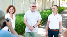 Det var god stemning da juryen møtte pressen tidligere i uken. Ellen Marie Carlsen, Jan Stefan Bengtsson og Øystein Lund Olafsen skal finne tre vinnere i dåpssalmekonkurransen.