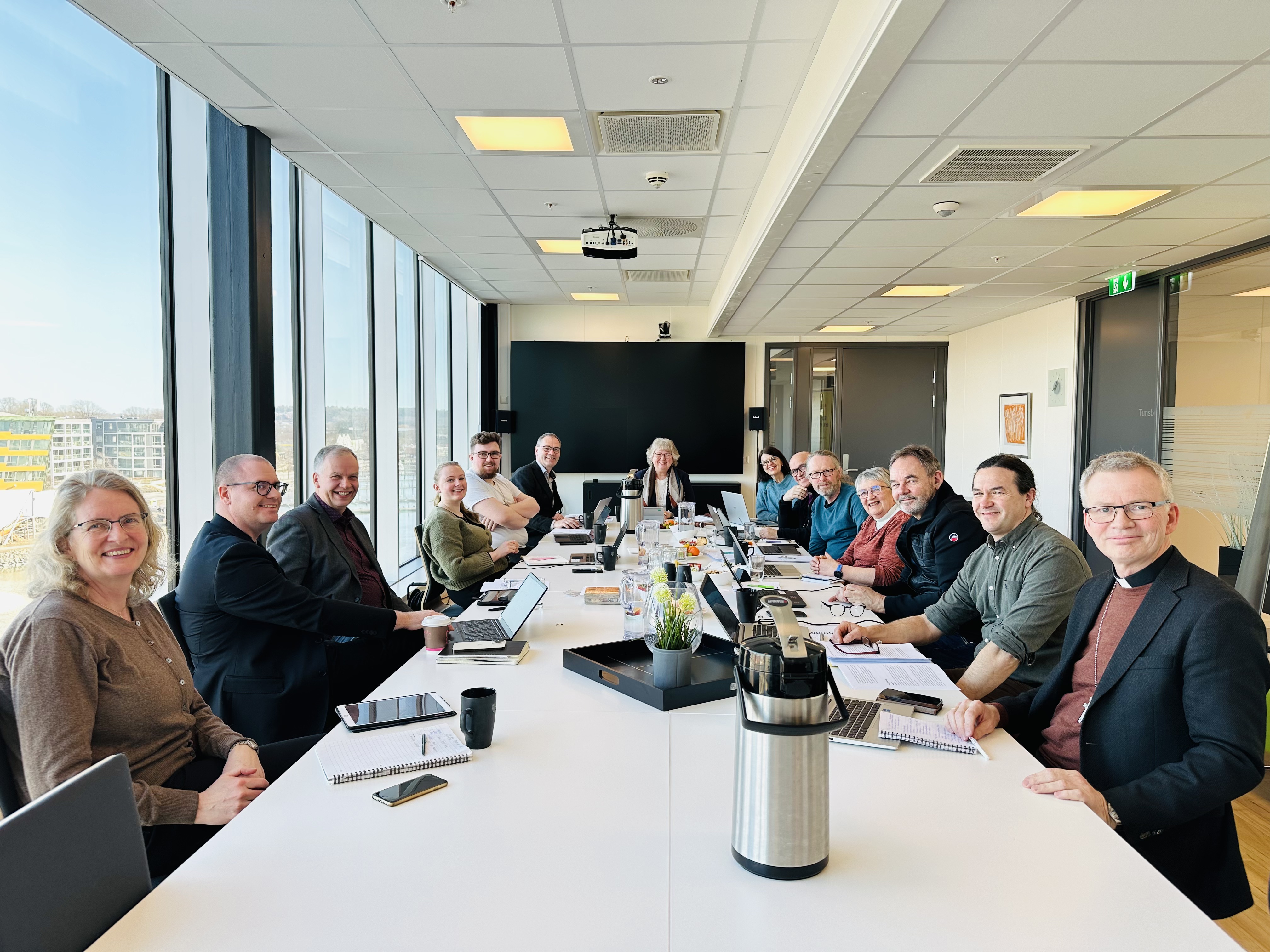 Bispedømmerådet i Tunsberg har tradisjon for å forberede Kirkemøtet sammen med prostene. Her fra samlingen i 2024. Foto: Torill Landaasen