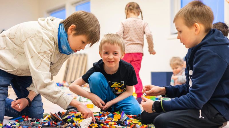Midler er med bygge menighet for alle generasjoner, både lokalt og internasjonalt. Temakvelden gir gode tips til hvordan dere kan øke givertjenesten uten å tigge om penger. Foto: Den norske kirke/Kirkerådet