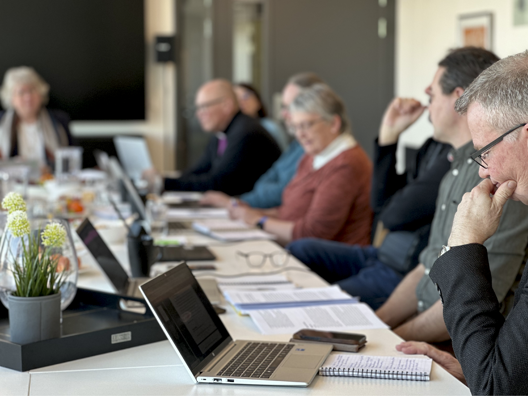 Bispedømmerådet møter både postene og fellesråds- og menighetsrådsledere i forkant av Kirkemøtet. Her fra møtet med prostene i fjor. Foto:Torill Landaasen