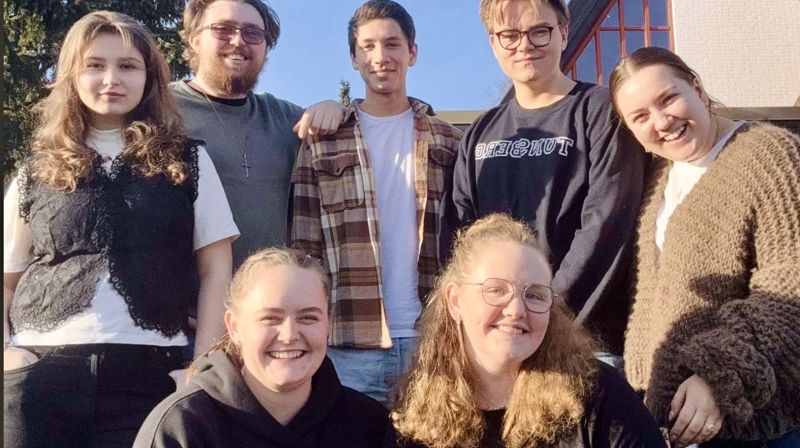 Ungdommens bispedømmeråd i Tunsberg. Fra venstre bak: Sarah Holme, Sebastian Kaltoft Hansen, Keno Fuhrmann, Christian-Frederik Berthelsen Kopperud, Bleona Johannessen. Fra venstre foran: Marianne Borgersen og Frida Adeleide Hestnes