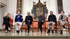 De seks bispekandidatene bød på seg selv i Tønsberg domkirke.