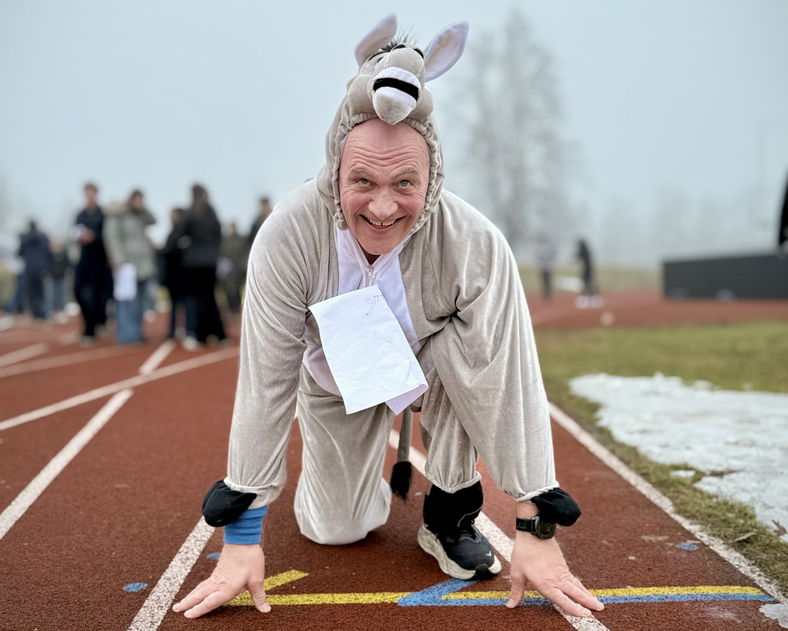 Biskop Jan Otto Myreth var sammen med konfirmantene i kirkene i Horten med å samle inn 90 000 kroner til Kirkens Nødhjelps fasteaksjon ved å delta på sponsorløp. Foto: Torill Landaasen
