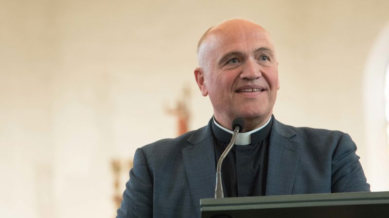 Jan Otto Myrseth taler under tilsettingen i juni. 23. september innsettes han som ny biskop i Tunsberg.
