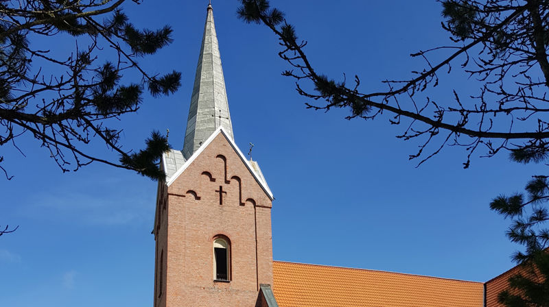 Klokketårnet i Hof kirke. Foto: Anne Bråten Edvardsen