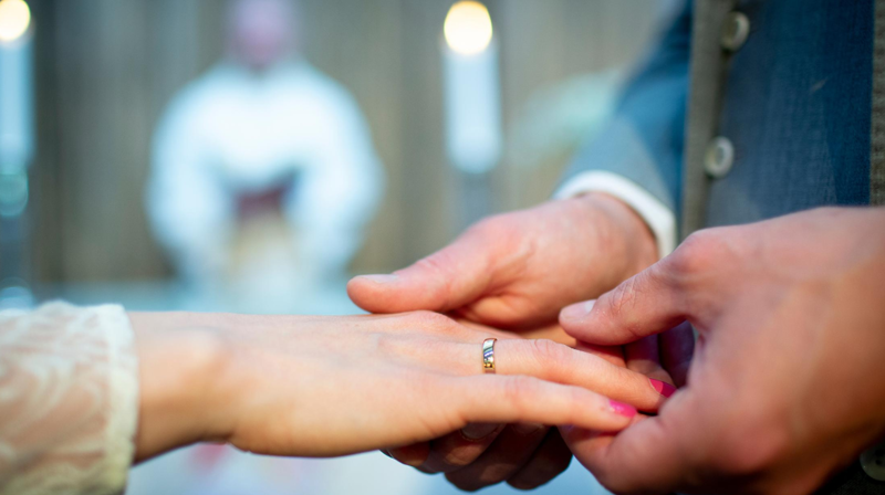 Kan du hjelpe til under bryllup i kirken?