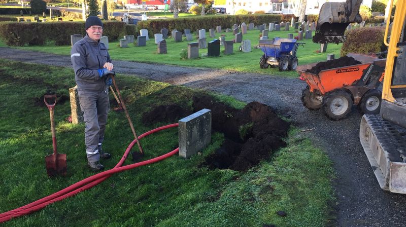 Frå anleggsarbeid på Manger kyrkjegard