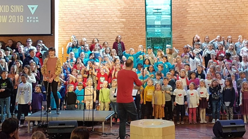 Baluba deltok på KidSing-show i Holmlia kirke, sammen med KidSing Nordby og andre kor.