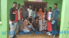 WORKSHOP: Flere nøkkelpersoner var i sommer samlet for å lære mer om «Safe motherhood»-prosjektet. De tok med seg mye viktig kunnskap tilbake til sine lokalsamfunn. Foto: NMS