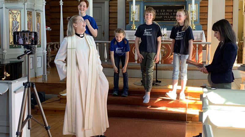 Gud er Gud om alle kirker er tomme! Trosopplæring i koronaens tegn
