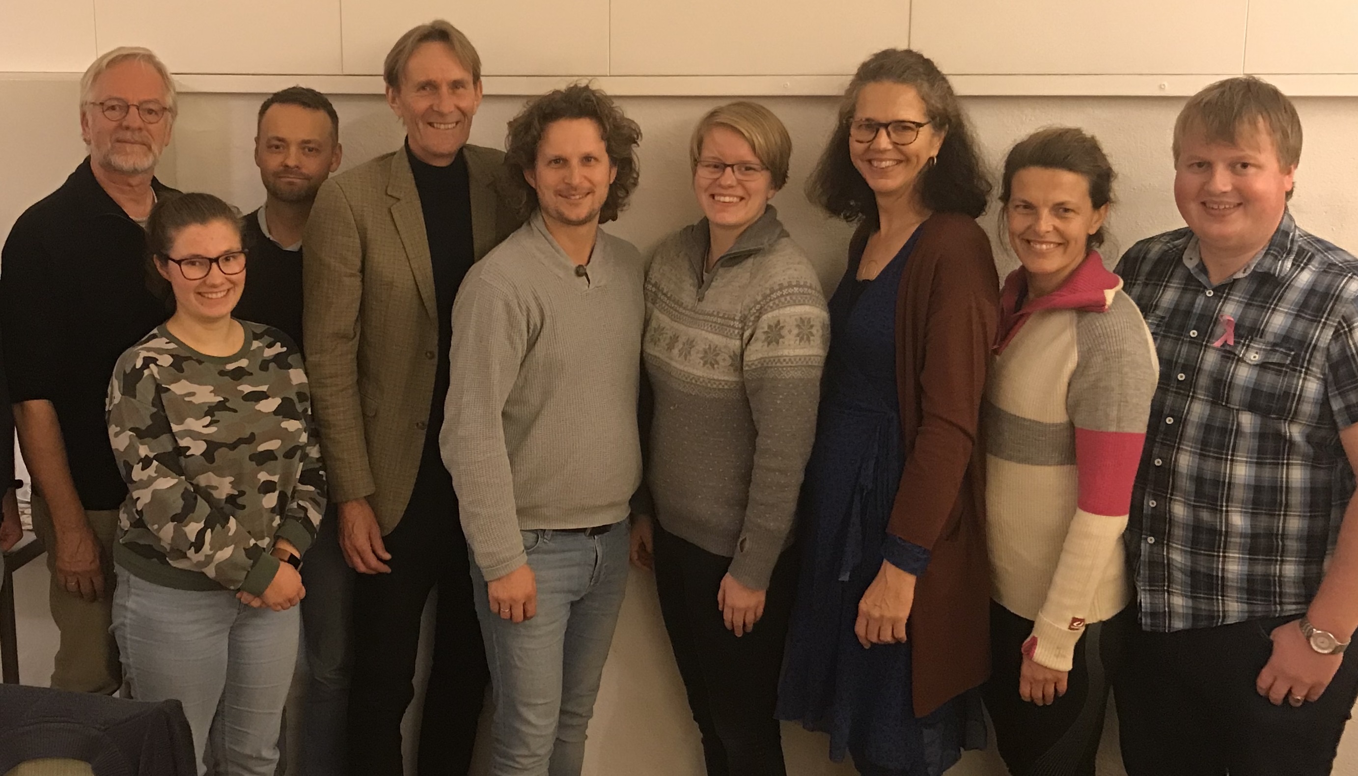 Glade medlemmer i Ås menighetsråd; fra venstre Jan Fredrik Holmqvist, Lise Marit Hustad, Stein Helge Kingsrød, Elg Ola Nordrum, Knut Olav Moen (leder), Janne Birgitte Ueland, Elin Sæverås, Ellen Ulvik Hansen (nestleder) og Geir Waldeland, (Foto: Linda Janson-Haddal) 