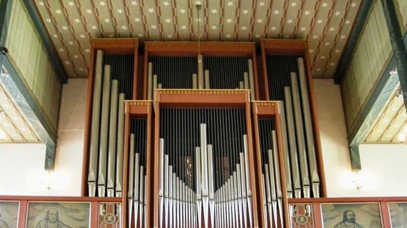 Asker kirke har et godt og ganske nytt orgel.