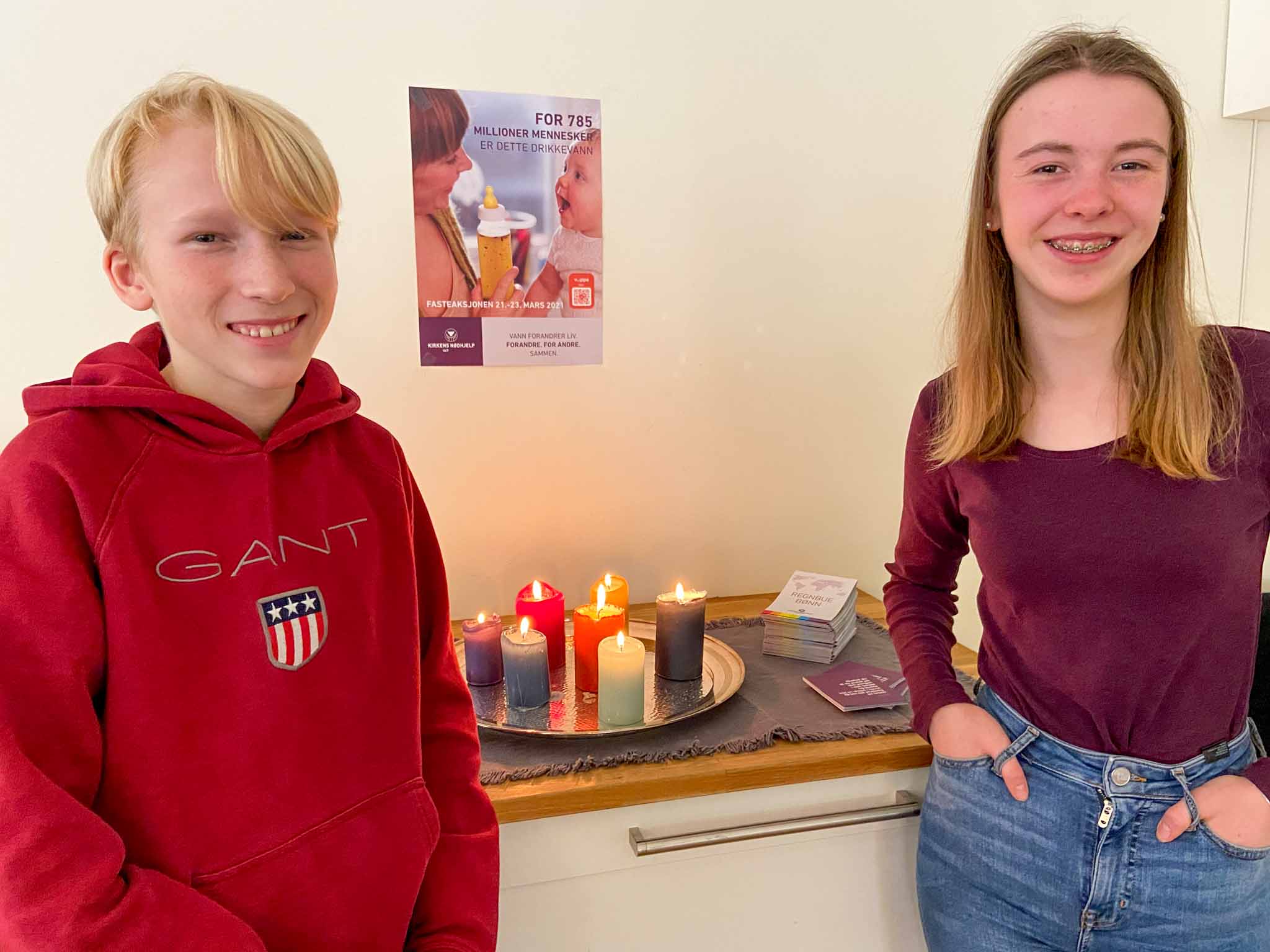 Frank Wernes Laug og Johanne Narjord Thue forbereder digital fasteaksjon i Slemmestad og Nærsnes menighet. Foto: Marita Bjørke Ådland