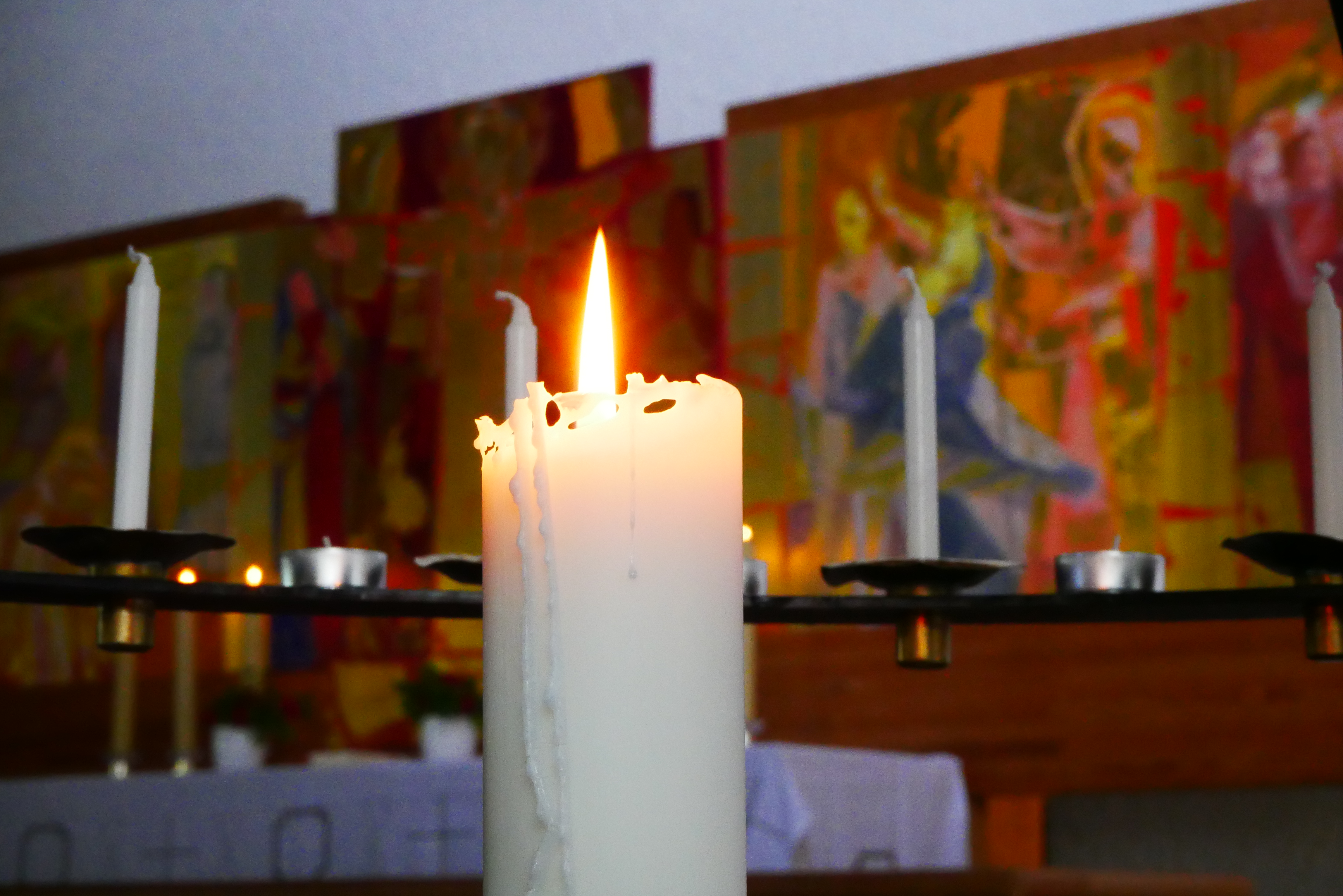 Invitasjon til Gudstjenester Allehelgensdag.