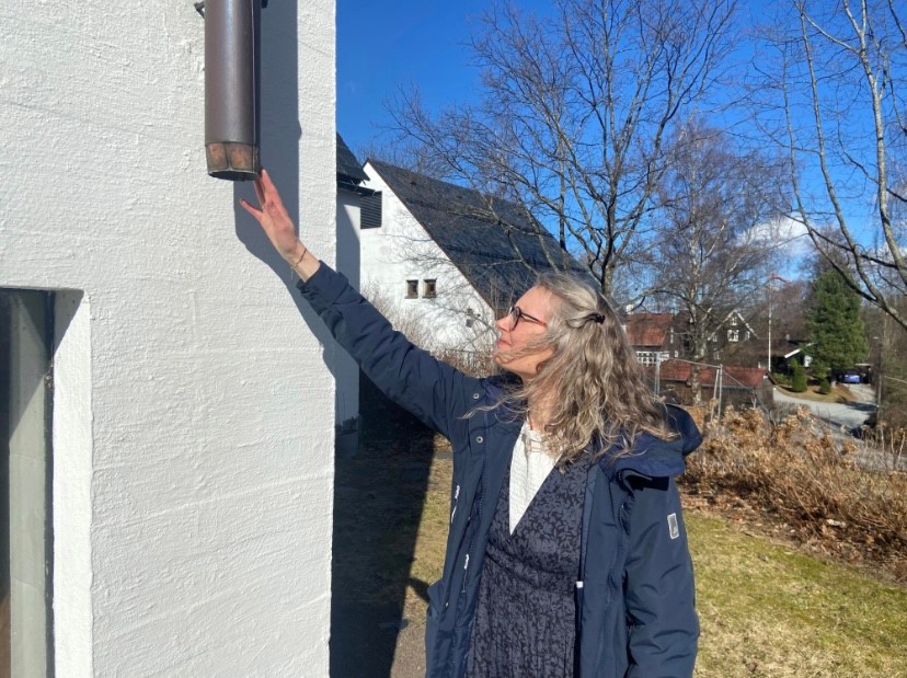 Deler av nedløpsrør stjålet. Foto: Budstikka/Nina Abrahamsen