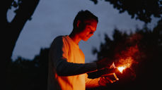 Allehelgensdag er en anledning til ettertanke, og til å tenne lys. Foto: Den norske kirke/Malin Longva