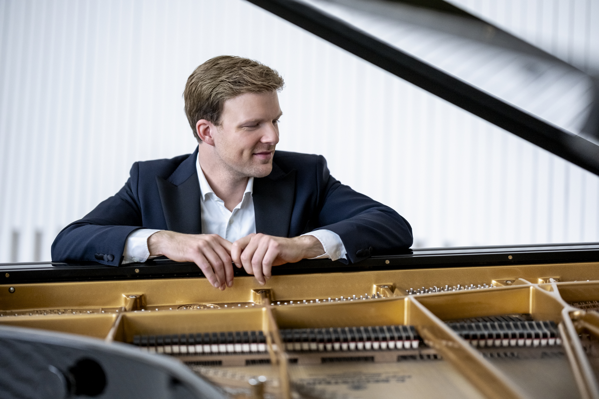 Thormod Rønning Kvam spiller i kunstnerkirken 31. mai. Foto: Per Sollermann