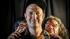 John Holmstöm trio, fra venstre: Yasuhito Mori, bass, John Holmström, piano,  Henrik Wartel, trommer.