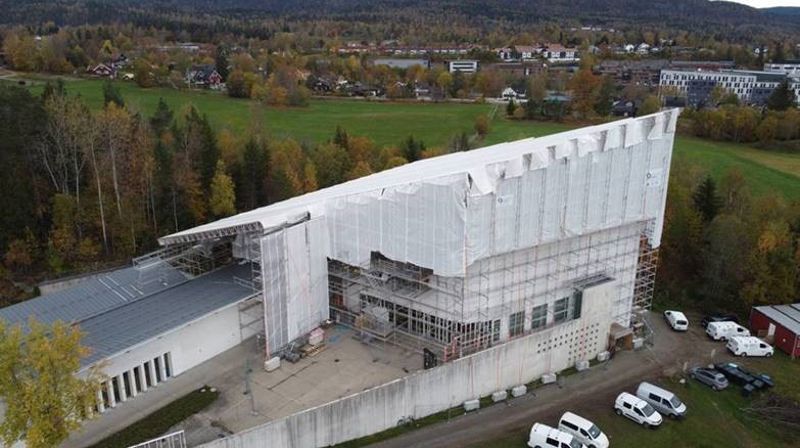 Arbeidet med kirketaket går mot slutten!