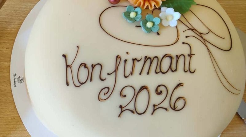 Kake med skrift "Konfirmant 2026"