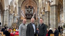 Sokneprest Bjarte Nese, Daglig leder Jon Nævdal, domkantor Kjetil Almenning inne i Exeter Chatedral.