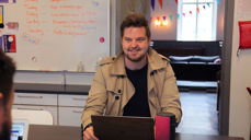 RAUSHET OG ENGASJEMENT: - Som frivillig tar man del i et felleskap, man tar del i det å vise omsorg og omtanke til folk rundt seg, sier JB.