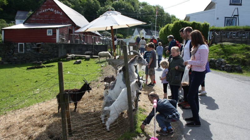8 år: KIRKESKATTEN - Skattejakt langs den gamle kirkeveien