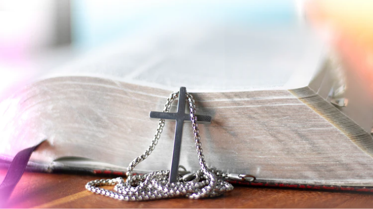 Alt er ikke like viktig. Og derfor trenger vi fastetiden. Kristen faste er å begrense det uviktige for å gi bedre plass til det viktige. Vi faster for å «holde fast» på prioriteringene.Foto: unsplash.com