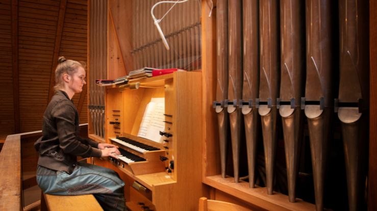 Organist Ingrid Hagen