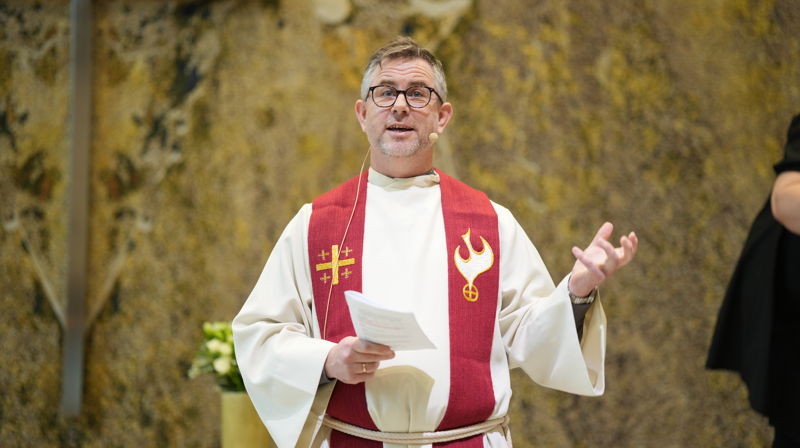 Gudstjeneste og søndagsskole høsten 2025