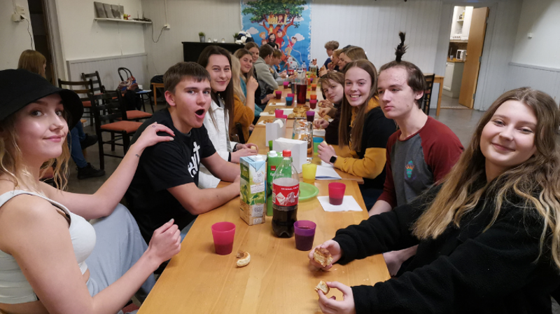 Ungdomsklubben - Follow