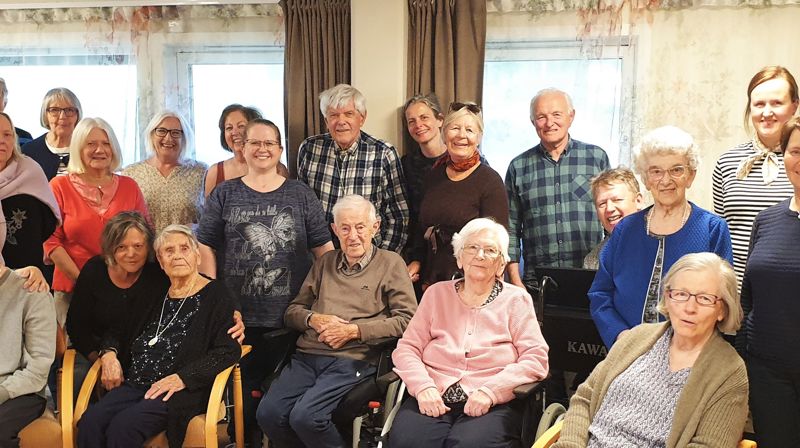 Tveitekoret, representert ved beboere, pårørende og frivillige